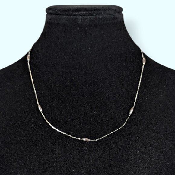 V. Avon Dainty Minimalist Chain Choker Necklace - Picture 1 of 5